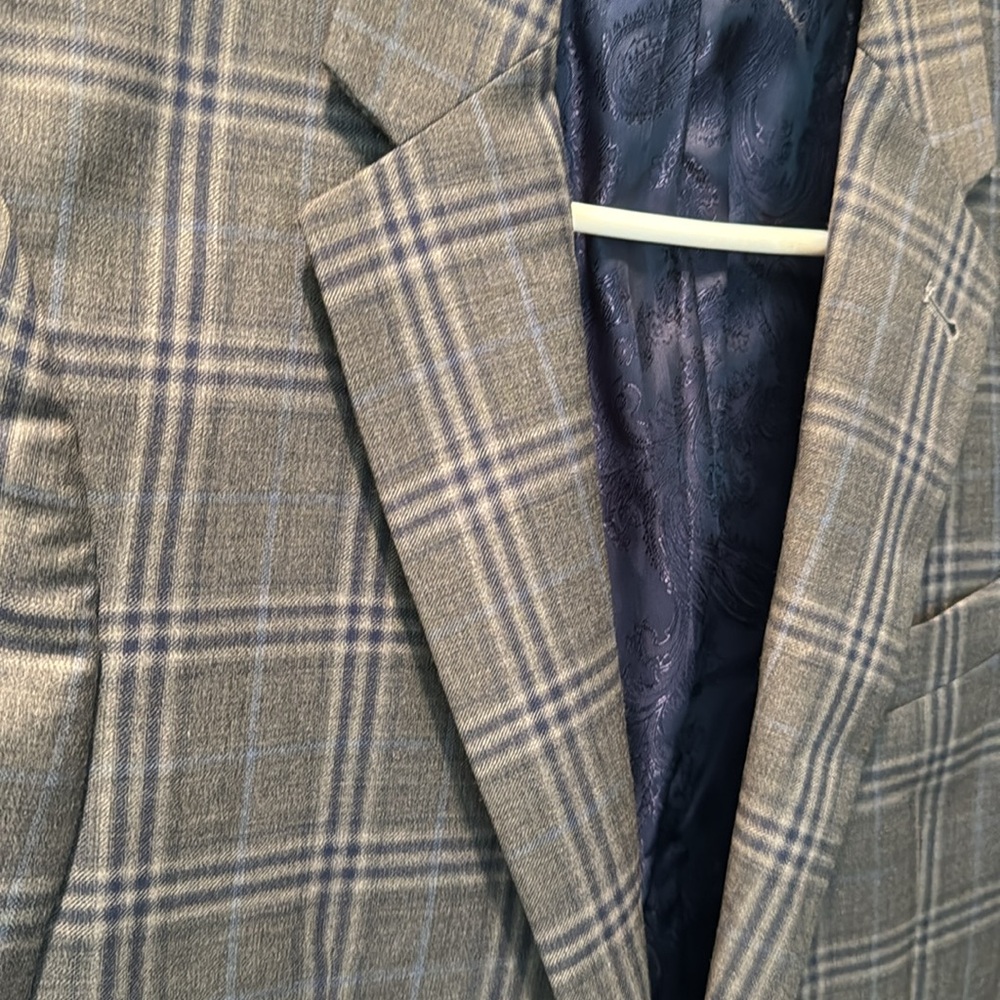 NWOT Mens beautiful sports coat by Jos A Bank. Size 35 short. Brown/blue/tan - Picture 3 of 14